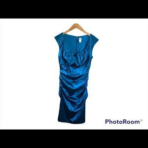 Sangria dress size 4.
 Sexy, flattering fit . Rich deep blue, Great condition.